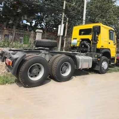 6×4 roue motrice Sinotruck HOWO A7 371HP et 420HP camions tracteurs avec un bon service