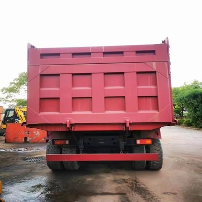 Un camion à vitres manuelles abordable HOWO 371HP 6 * 4 camion de décharge avec une capacité de 18cbm