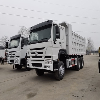 Service après-vente 3 ans 8X4 12 pneumatiques 50 tonnes Sinotruk HOWO usé camion à bascule pour l'exploitation minière