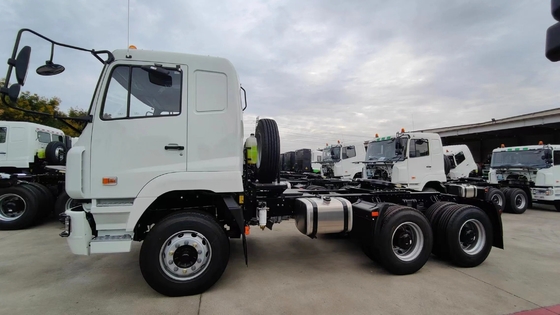 Camion à tête de remorque de 25 tonnes/Camion à tête de tracteur/Camion à tête de tracteur /Camion HOWO/Camion lourd avec 1 pneu certifié GCC