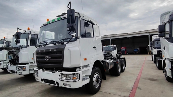 Camion à tête de remorque de 25 tonnes/Camion à tête de tracteur/Camion à tête de tracteur /Camion HOWO/Camion lourd avec 1 pneu certifié GCC