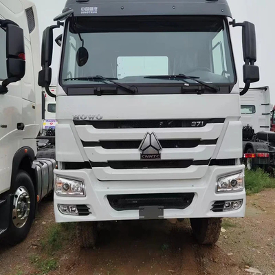 8.2 tonnes couple maximal Sinotruk HOWO 10 roues 371hp Tracteur Truck Tête de remorque
