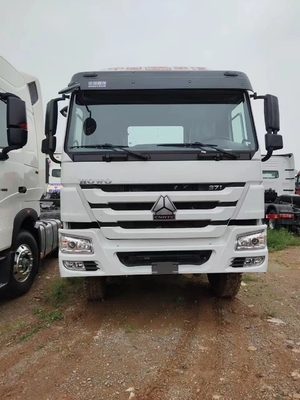 Conception de pneus sans tuyau Sinotruk HOWO 6X4 41-50t LHD Rhd Tracteur pour camions et camions d'occasion