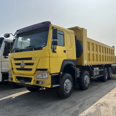 Sinotruk 12 roues 30 mètres cubes HOWO 40 tonnes 8X4 déchargeuse pour performance