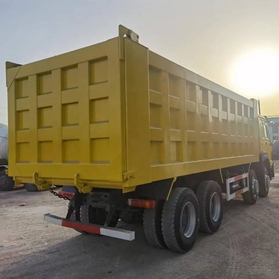 Sinotruk 12 roues 30 mètres cubes HOWO 40 tonnes 8X4 déchargeuse pour performance