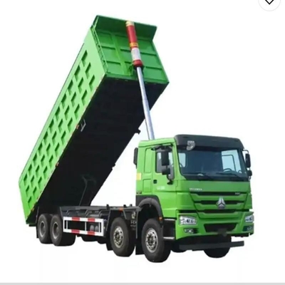 50 tonnes de Sinotruck HOWO 8X4 camion de décharge avec axe de 13 tonnes et personnalisation en 2023 année
