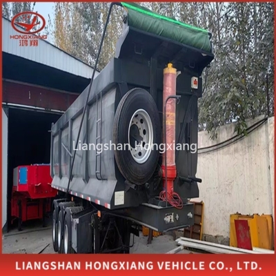Modèle de convoyeur à roues plates pour le déchargement de camions à décharge
