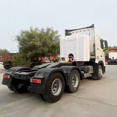 Personnalisation 8,2 tonnes Euro5euro6 HOWO T7 CNG tracteurs pour les usines chinoises