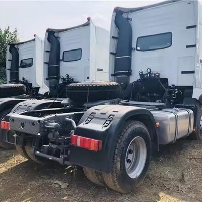 Personnalisation 8,2 tonnes Euro5euro6 HOWO T7 CNG tracteurs pour les usines chinoises