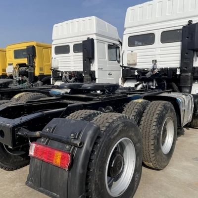 Direction gauche HOWO T7 Tracteur en bon état et capacité de charge de 8,2 tonnes