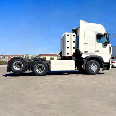 Direction gauche HOWO T7 Tracteur en bon état et capacité de charge de 8,2 tonnes