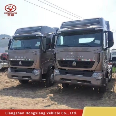 Hot HOWO T7 6X4 Tracteur au méthane Capacité du moteur&gt; 8L et 1 an de service après-vente