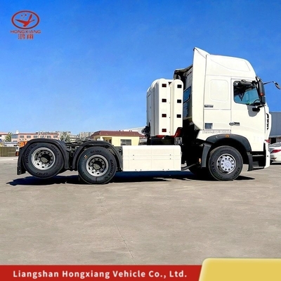 Truc tracteur à remorque en cascade au GNC certifié HOWO T7 GNL GNC avec une capacité de moteur &gt; 8 L