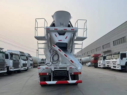 6x4 mode de conduite auto-chargement camion de mélangeur de béton avec pompe au mieux 12.00r22.5 pneus