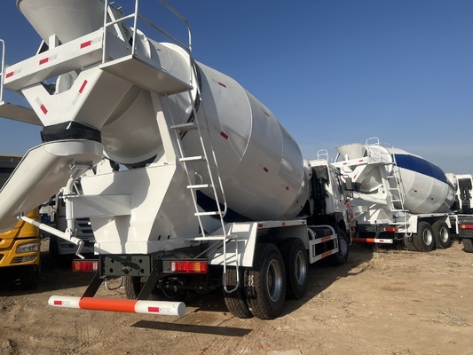 6x4 mode de conduite auto-chargement camion de mélangeur de béton avec pompe au mieux 12.00r22.5 pneus