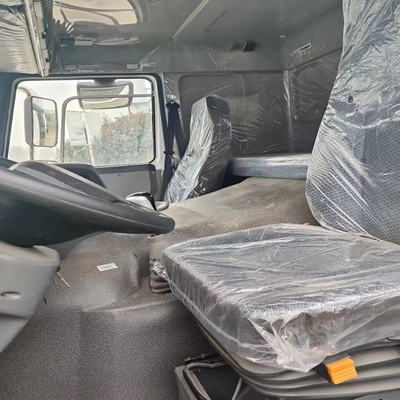 Sinotruk HOWO camion-décharge à traction à droite avec couple maximal Nm 500-1000nm en Tanzanie