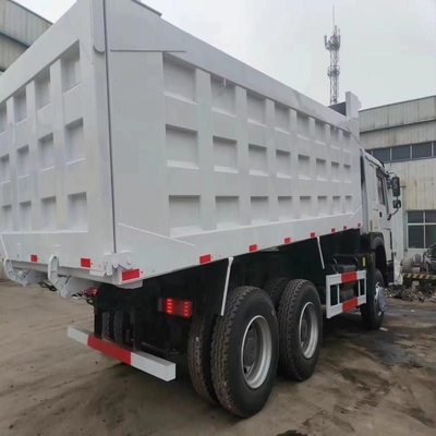 Sinotruk HOWO camion-décharge à traction à droite avec couple maximal Nm 500-1000nm en Tanzanie