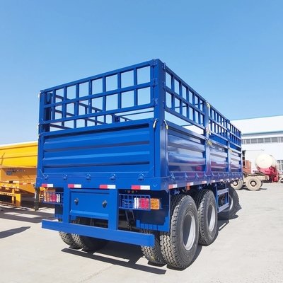 Semi-remorque pour le transport de marchandises polyvalent et flexible