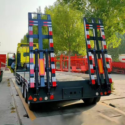 12 Nombre de pneus Semi-remorque à plat 20 tonnes 20 pieds 40 pieds Capacité et conteneurs transportés